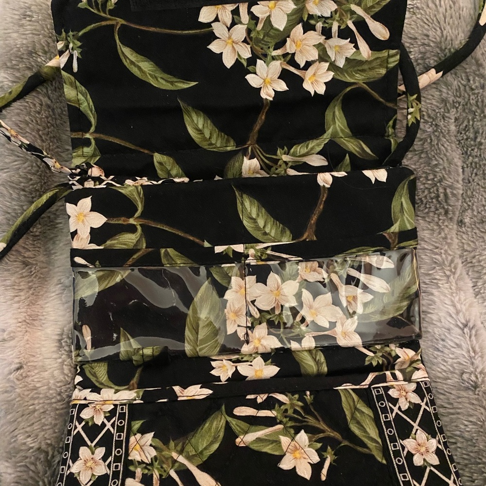 Flower crossbody wallet